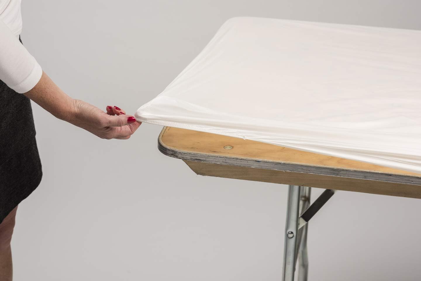 Kwik-Covers 6 Foot Rectangle Plastic Table Covers Bundle of 5 White