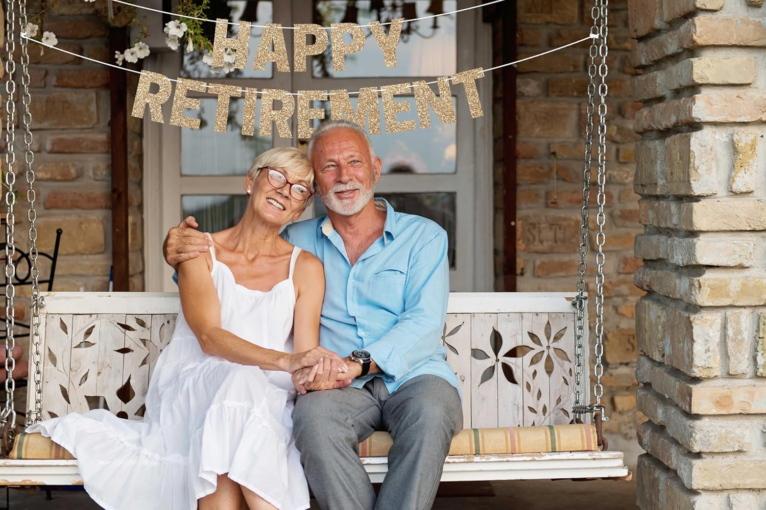 Pre-Strung Happy Retirement Banner with Gold Glitter